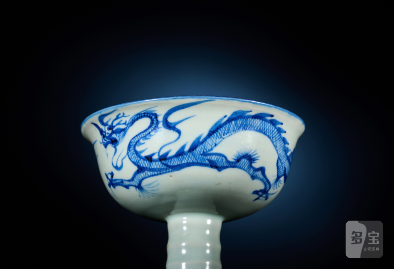 元 青花模印赶珠龙纹高足杯 - 图8